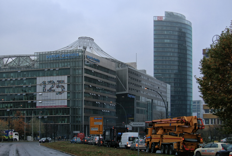 Herbstliche Stimmung am DB-Bahntower. - 06.11.2008