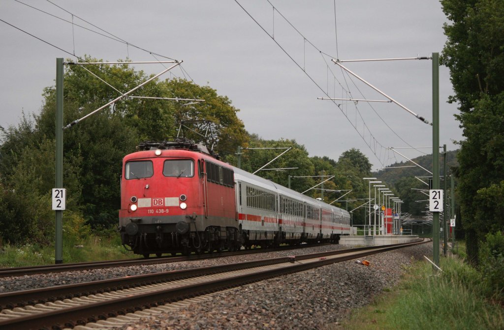 Herbstwetter: 110 438 am 8.9.11 mit IC 2054 Frankfurt - Saarbr�cken in Kirkel.