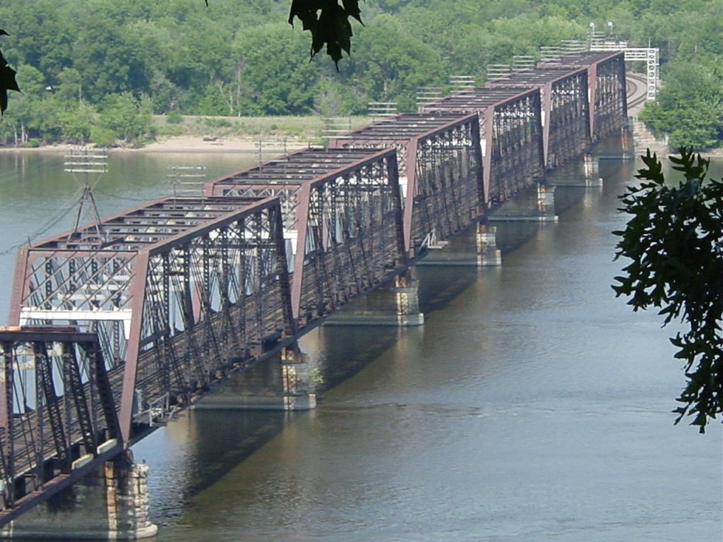 Here is the Burlington Northern Santa Fe bridge over the Mississippi River during a normal year. Illinois is in the background.
