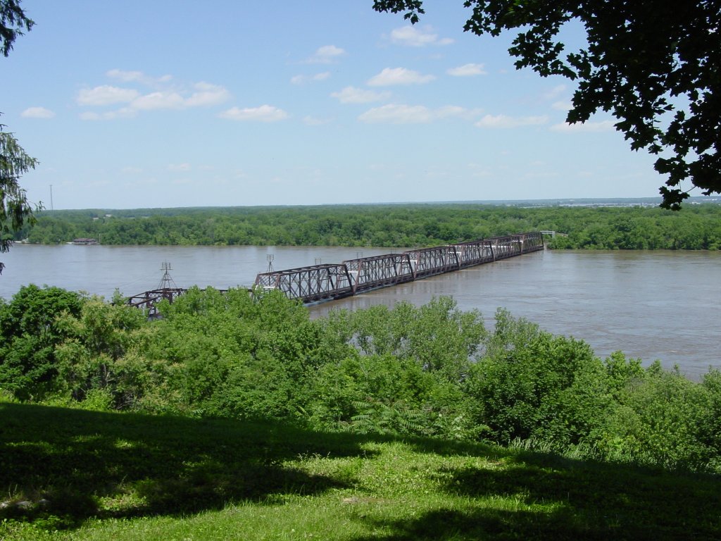 Here is the Burlington Northern Santa Fe bridge during the flood of 2008. All rail traffic and river traffic were halted. 17 June 2008