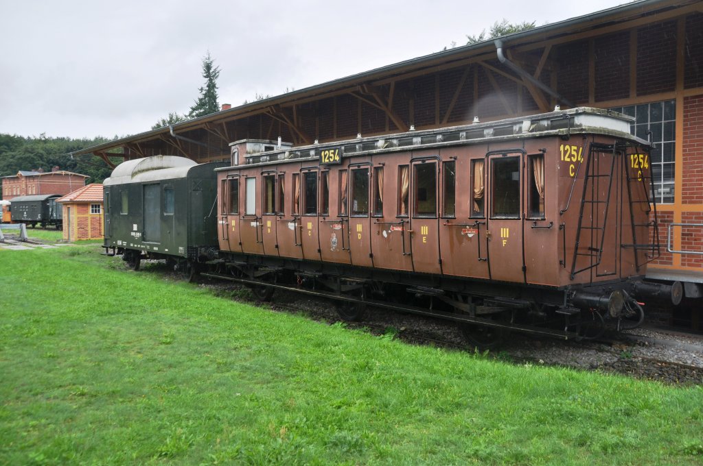 HERINGSDORF (Landkreis Vorpommern-Greifswald), 30.08.2010, abgestellte Wagen im Bahnhof Seebad Heringsdorf