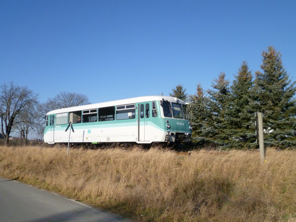 Heute am 27.11.11 wurde wieder auf der Strecke Schnberg-Langenbuch gefahren. Hier 772 155-8 in Mhltroff. 

