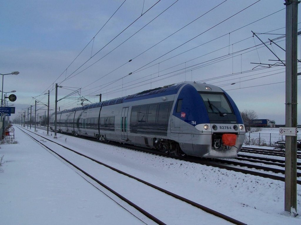 Heute in Erstein, habe ich einer der ersten Bimodal-Hybrid Triebzge der Region Elsass gesehen. Es handelt sich um den BGC B 82784.