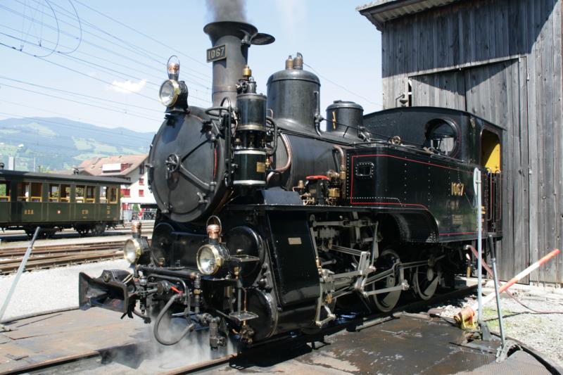 HG 3/3 1067 auf der Drehscheibe in Giswil; 22.08.2010