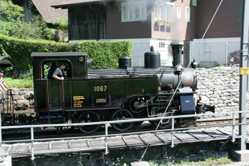 HG 3/3 1067 auf der Steilstrecke von Giswil nach Lungen; 22.08.2010
