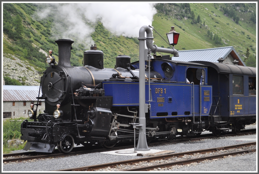 HG 3/4 DFB 1 beim Betriebshalt in Gletsch. (21.07.2011)