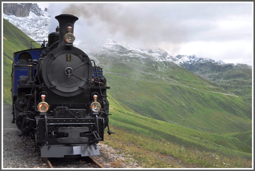 HG 3/4 DFB 1 steht mit Zug 131 abfahrbereit in Furka. (21.07.2011)