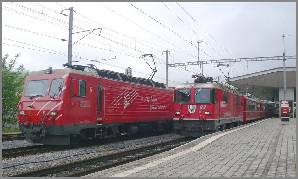 HG4 4/4 5  Mount Fuji  ex BVZ und Ge 4/4 II 617  Ilanz  stehen zum Vergleich in Disentis nebeneinander. (03.06.2010)
