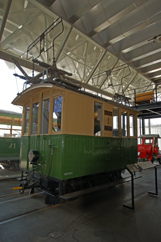 HGe 2/2 mit der Betriebsnummer 1 der Stansstad-Engelberg Bahn aus dem Jahre 1898 im Verkehrshaus Lzuern. Die Aufnahme stammt vom 17.04.2012.