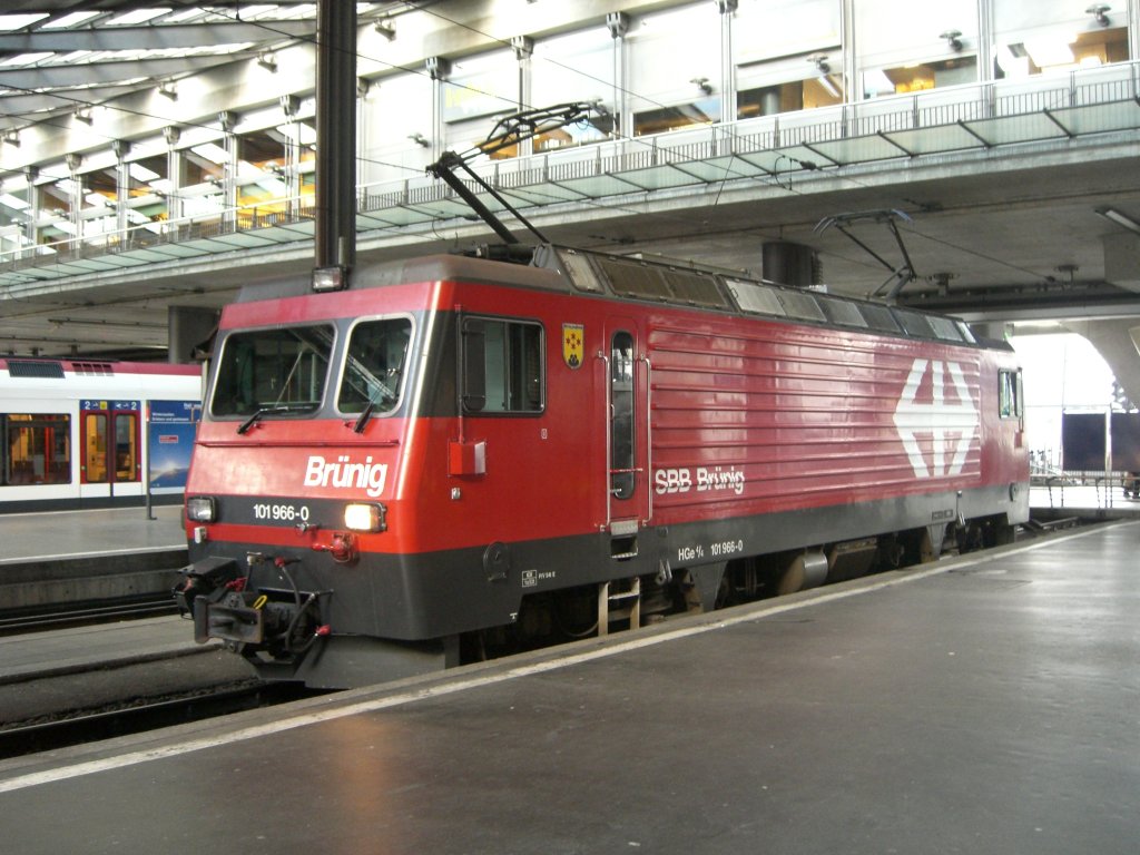 HGe 4/4 101 966-0 in Luzern am 21.01.2007