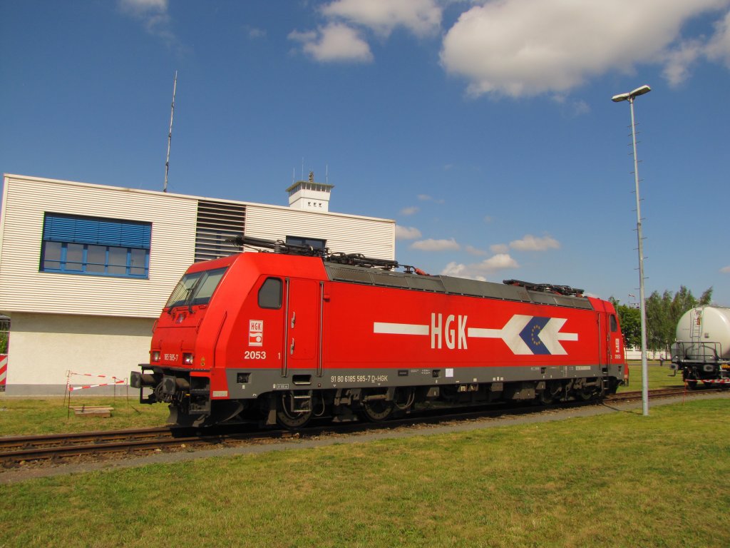 HGK 2053 (91 80 6185 585-7 D-HGK) beim Tag der offenen T�r, am 01.09.2012 in Leuna.