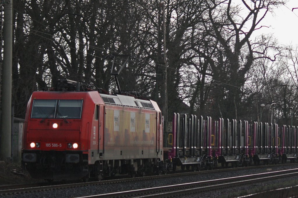 HGK 2054 (185 586)  Heizprofi  am 23.1.12 bei der Durchfahrt durch ratingen-Lintorf.