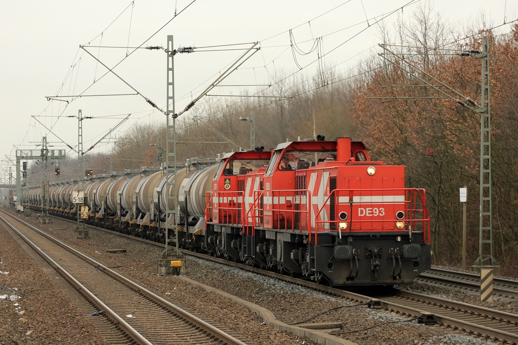 HGK 271 011 und 019 in Kln-Stammheim am 11.4.2012 