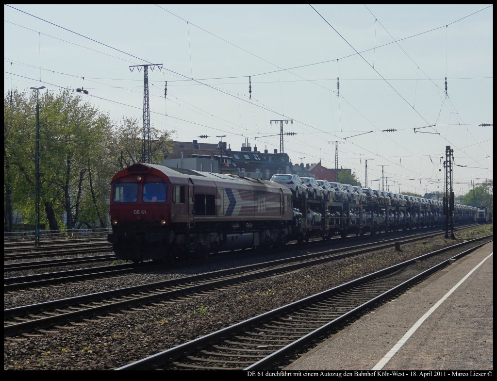 HGK DE 61 durchfhrt mit einem Autogterzug Kln-West (18.04.2011)