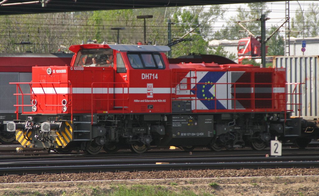 HGK DH713 rangiert am 26.4.11 im Gbf Alte Sderelb