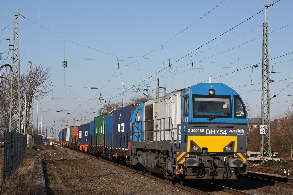 HGK DH754 am 10.2.13 mit einem Containerzug in Nievenheim.