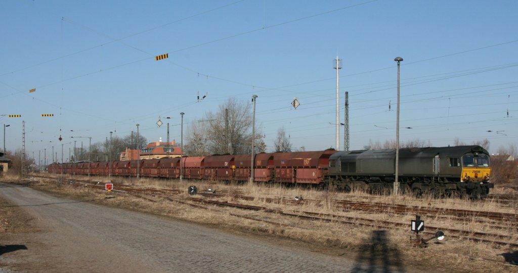 HHPI 29006 wartet in Borna mit einen vollen Kohlezug am Haken auf das Abfahrtsignal.26.02.2011.