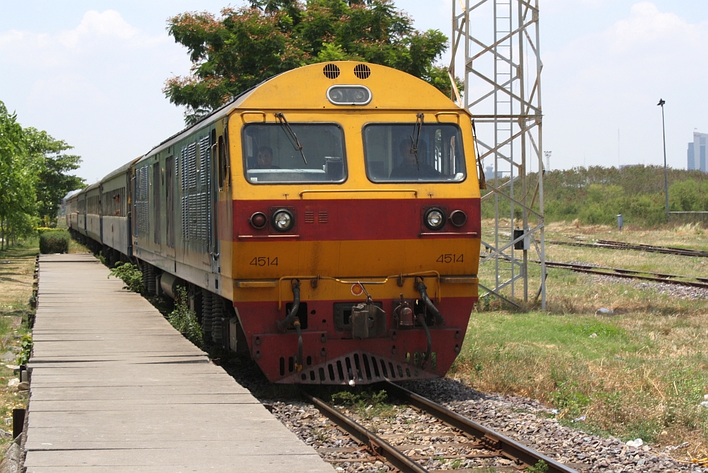 HID 4514 (Co'Co', de, Hitachi, Bj.1993) am 13.Mai 2012 im Bf. Bang Sue.