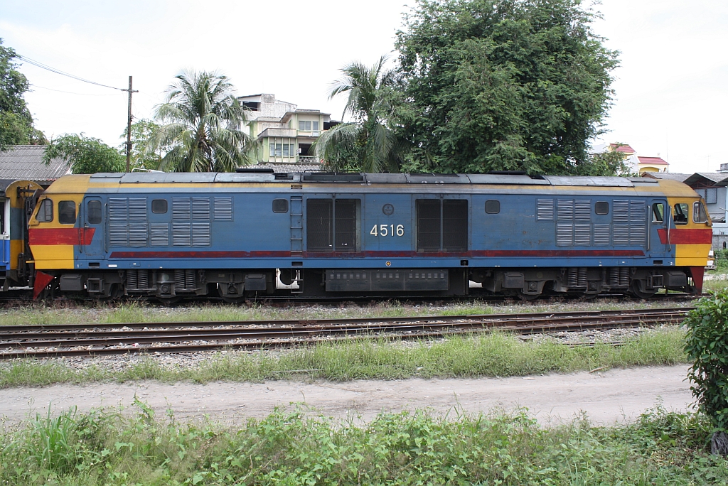 HID 4516 (Co'Co', de, Hitachi, Bj.1993) am 26.Oktober 2010 im Bf. Nakhon Si Thammarat.
