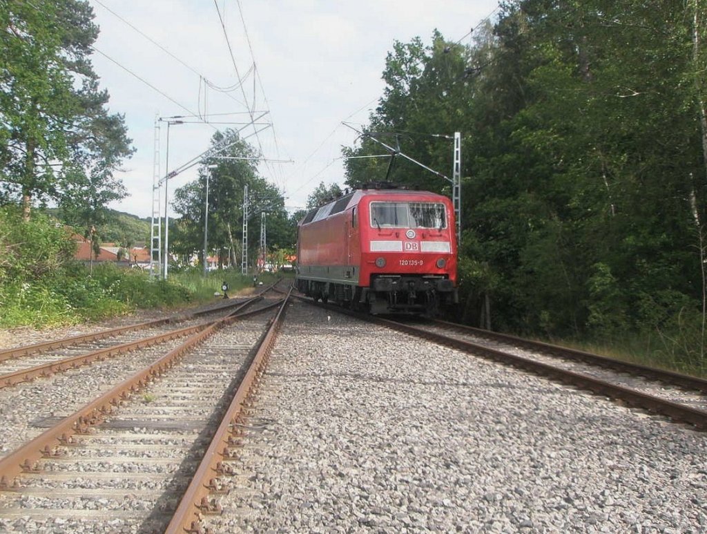 Hier 120 135-9, beim rangieren am 19.6.2010 im Ostseebad Binz.