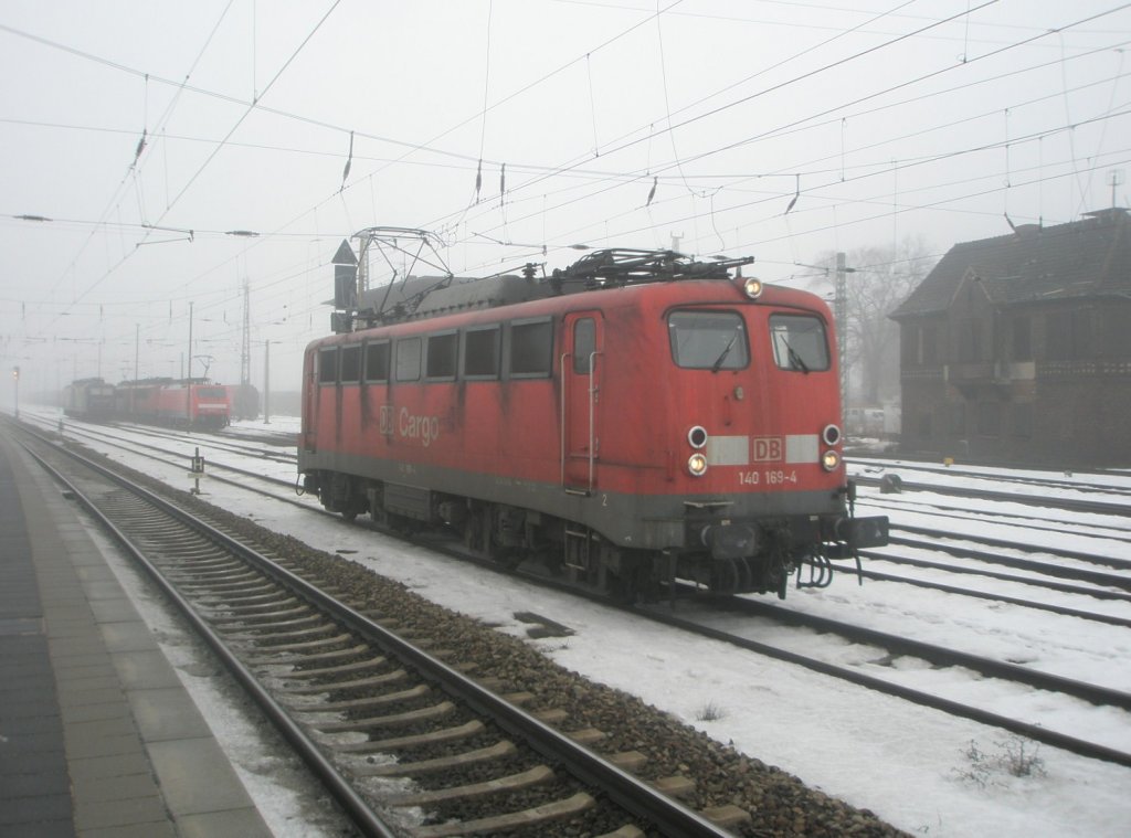 Hier 140 169-4, diese Lok stand am 25.2.2010 in Angermnde.