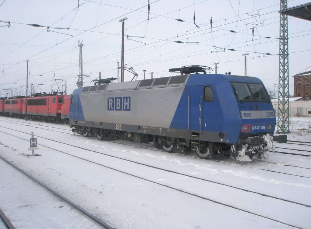 Hier 145-CL 206 der RBH, abgestellt am 29.1.2010 in Angermnde.