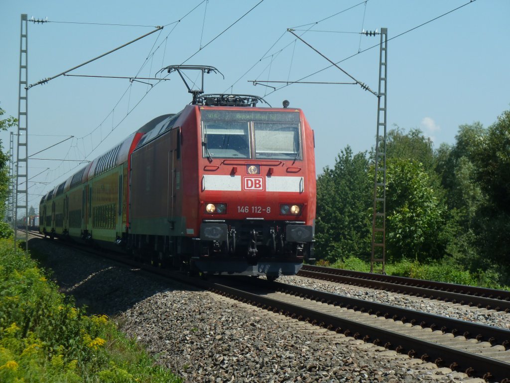 Hier ist 146 112-8 mit einem RE nach Basel Bad Bf unterwegs. Hier kurz vor Ringsheim.