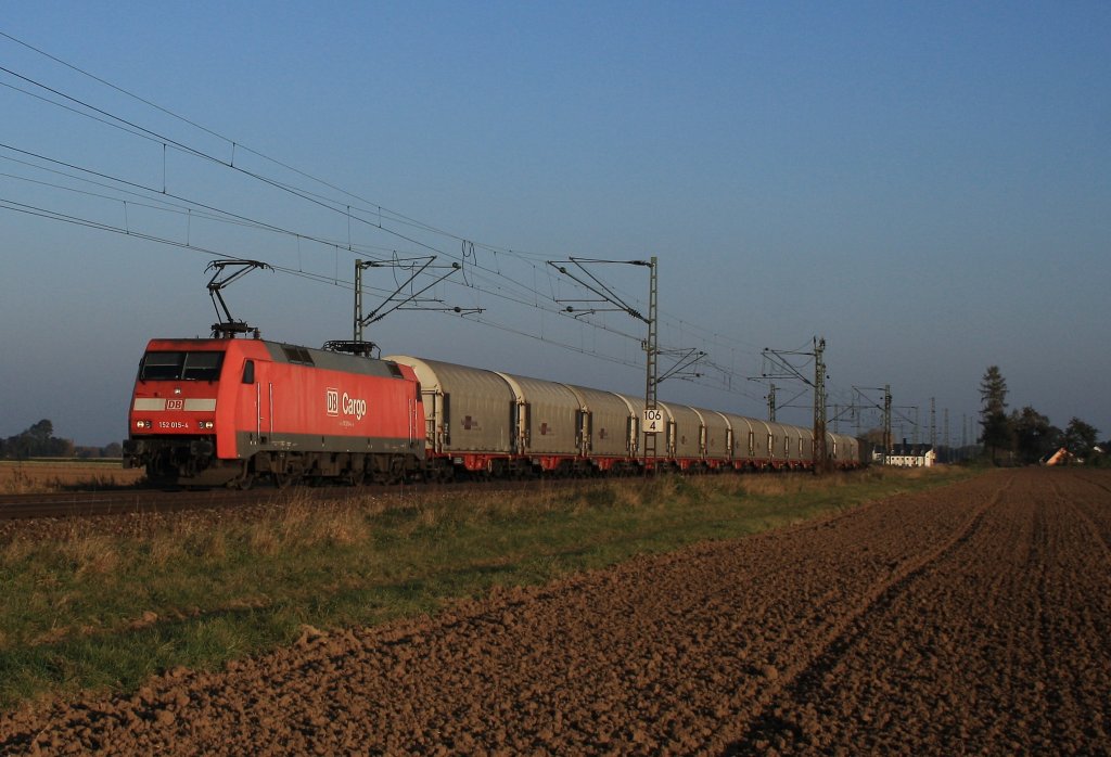 Hier 152 015 -4 am 23.10.2011 in Mangolding.