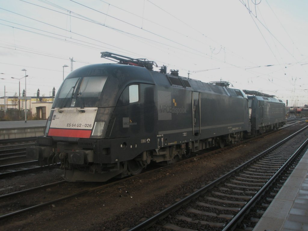 Hier 182 026-4, abgestellt am 15.11.2009 in Angermnde.