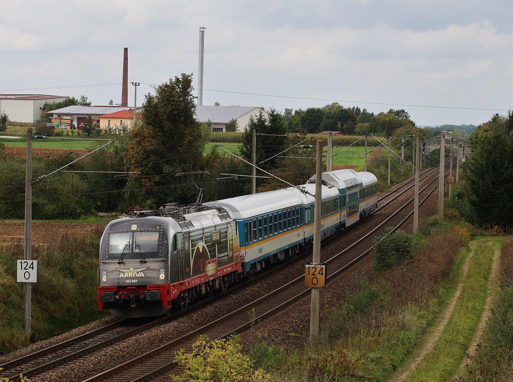 Hier 183 001 in Alteglofsheim am 26.09.2010 am ALEX.