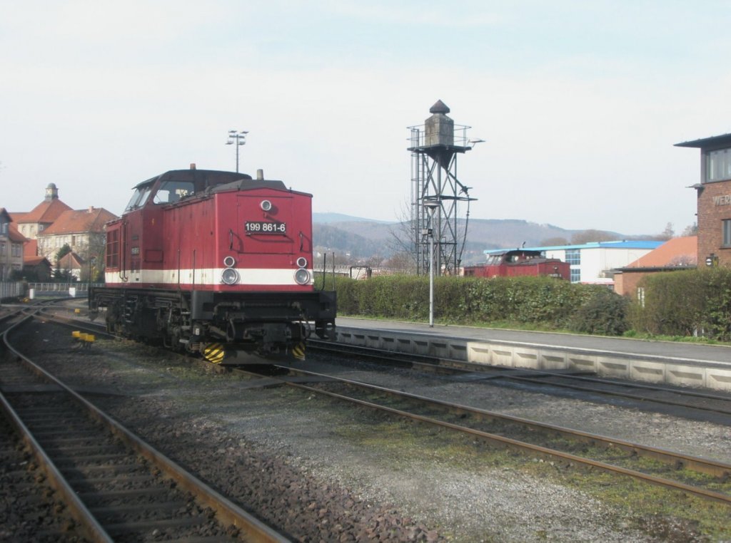 Hier 199 861-6 und im Hintergrund 199 872-3, diese beiden Loks standen am 8.4.2010 in Wernigerode.