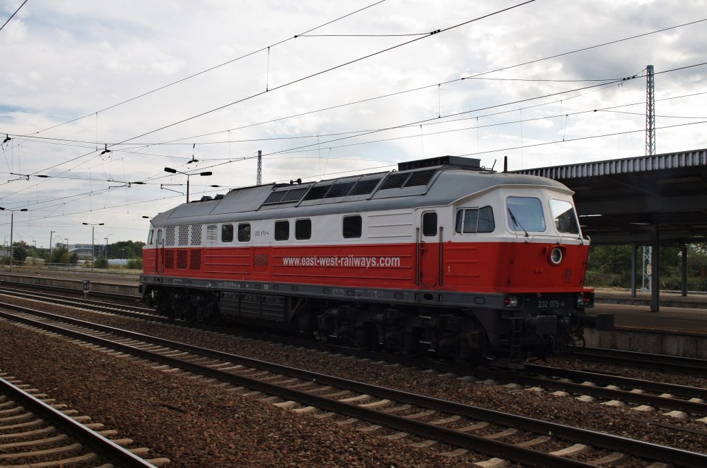 Hier 232 079-4 als Lz, bei der Durchfahrt am 3.10.2012 durch Berlin Schnefeld Flughafen, in Richtung Grnauer Kreuz.