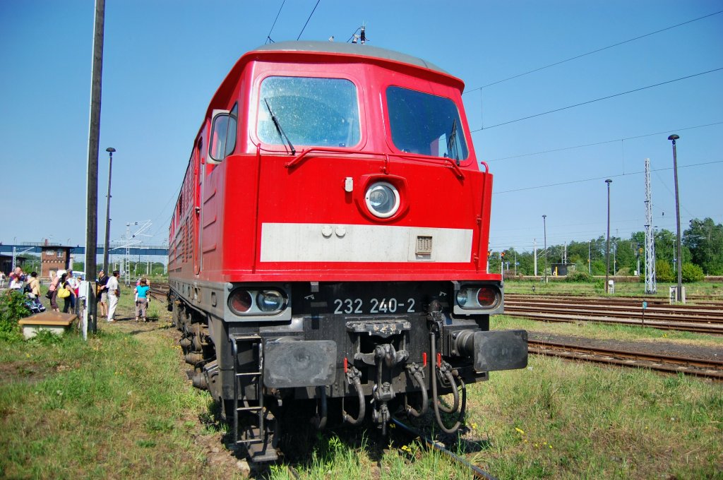 Hier die 232 240-2 beim Eisenbahnfest in Elstal am 01.05.2009
