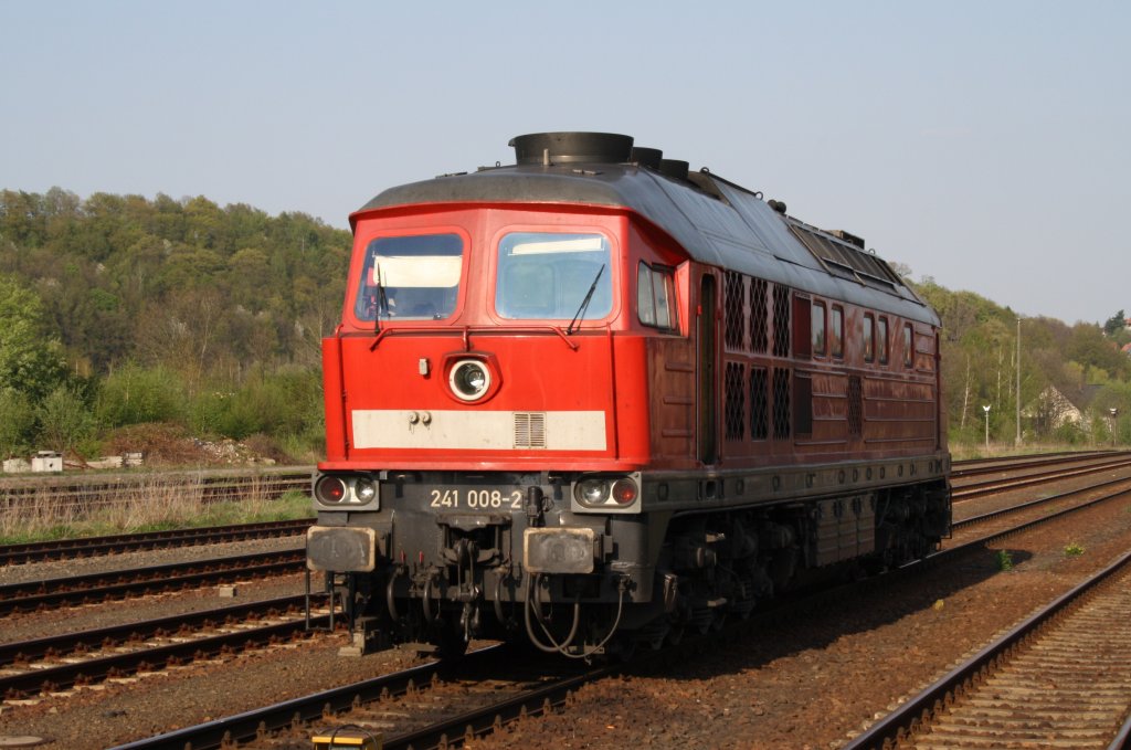 Hier 241 008-2, diese Lok stand am 21.4.2011 in Nossen.