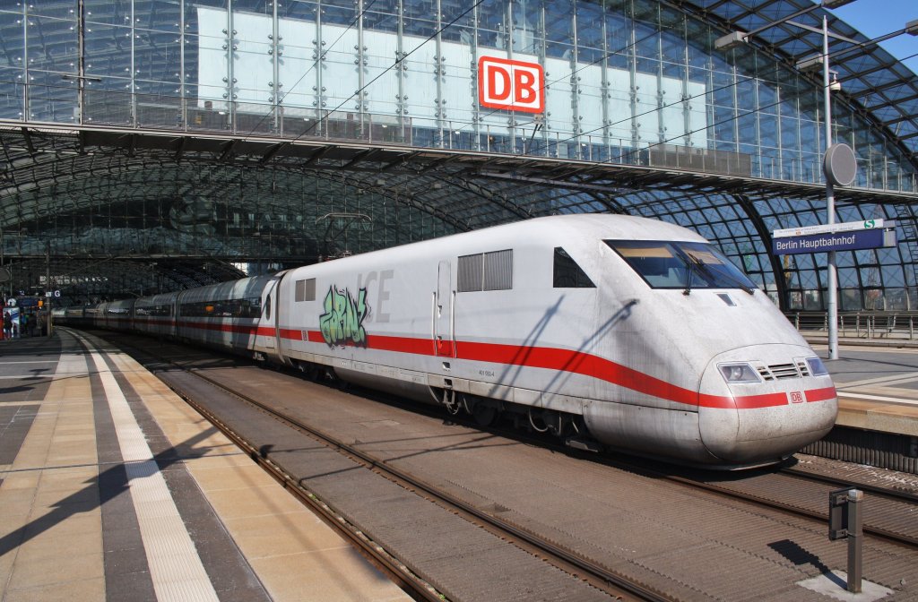 Hier 401 053-4  Neumnster  als ICE597 von Berlin Ostbahnhof nach Mnchen Hbf., dieser Triebzug stand am 1.5.2013 in Berlin Hbf. 