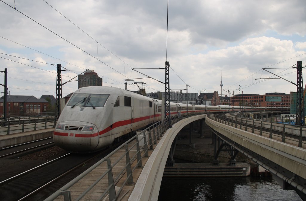 Hier 401 520-2  Lneburg  als ICE694 von Stuttgart Hbf. nach Berlin Ostbahnhof, bei der Ausfahrt am 1.5.2013 aus Berlin Hbf.