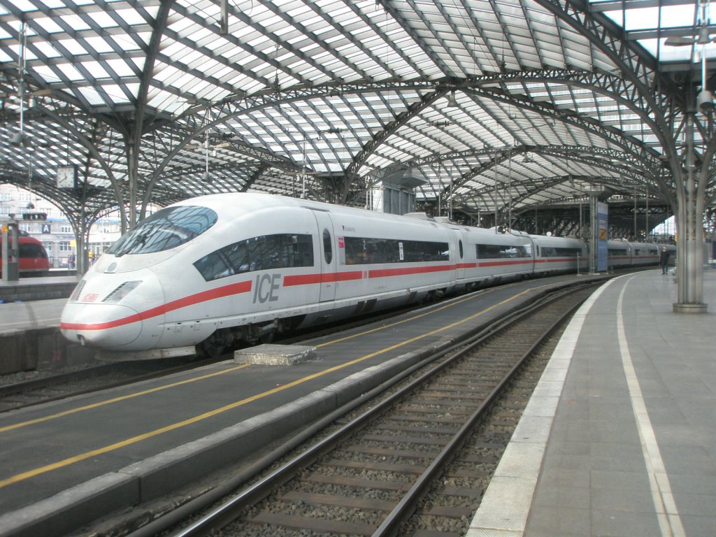 Hier 403 003-7  Dortmund  als ICE517 von Dortmund Hbf. nach Mnchen Hbf., dieser Triebzug stand am 13.10.2010 in Kln Hbf.