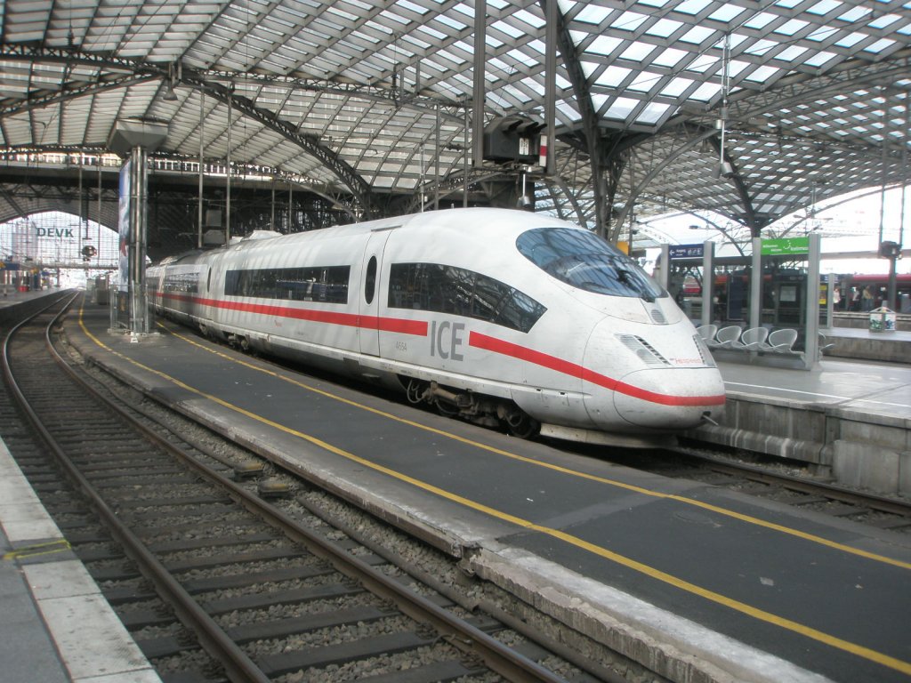 Hier 406 080-2  W�rzburg  als ICE123 von Amsterdam Centraal nach Frankfurt(Main) Hbf., dieser Triebzug stand am 13.10.2010 in K�ln Hbf.