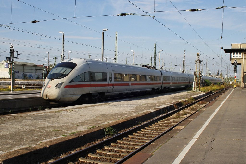 Hier 411 509-4  Gstrow  als ICE1507 von Hamburg-Altona nach Leipzig Hbf., bei der Einfahrt am 3.10.2011 in Leipzig Hbf.