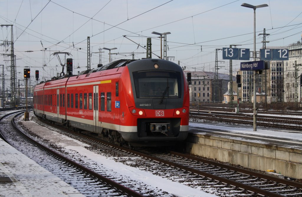 Hier 440 540-3 als RE34611 von Wrzburg Hbf. nach Nrnberg Hbf., bei der Einfahrt am 28.11.2010 in Nrnberg Hbf.