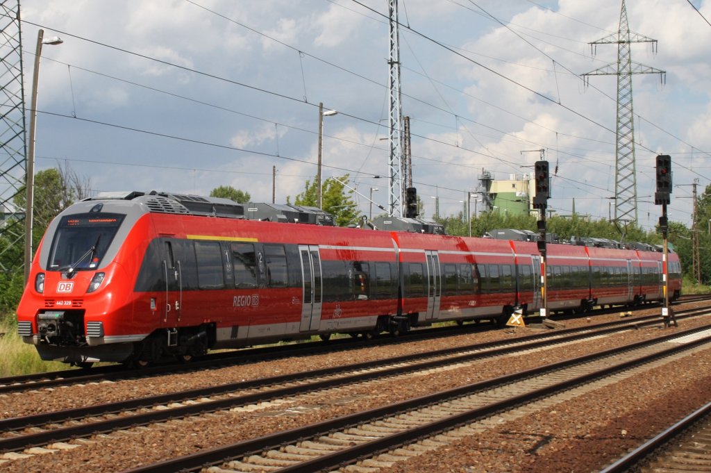 Hier 442 329-9 als RB14 (RB18571) von Berlin Schönefeld Flughafen nach Senftenberg, bei der Ausfahrt am 1.7.2013 aus Berlin Schönefeld Flughafen. 