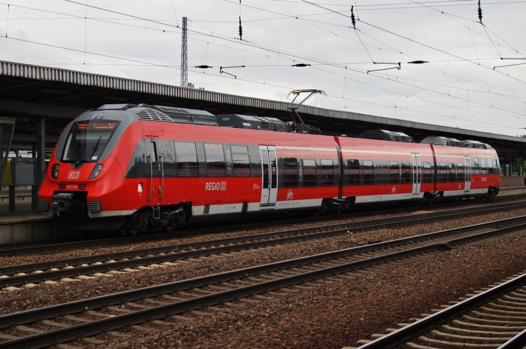Hier 442 624-3 als RB22 (RB28819) von Berlin Schönefeld Flughafen nach Potsdam Hbf., dieser Triebzug stand am 29.6.2013 in Berlin Schönefeld Flughafen. 