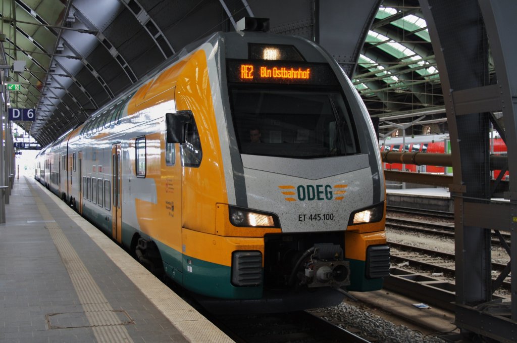 Hier 445 100-1 als RE2 (RE37369) von Berlin Ostbahnhof nach Wittenberge, dieser Triebzug stand am 23.6.2013 in Berlin Ostbahnhof. 