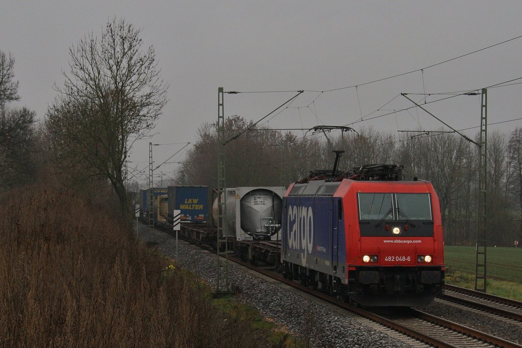 Hier 482 048 -6 in Aukofen am 17.11.2010 .