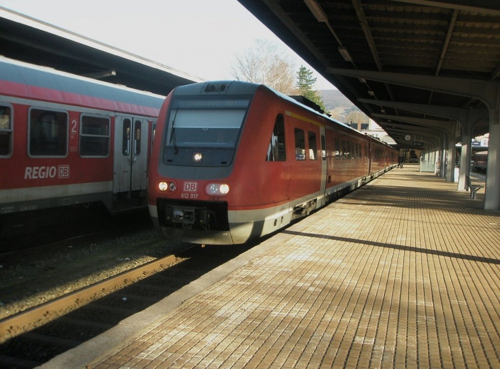 Hier 612 017 und 612 162 als RE4 von Halle(Saale) Hbf. nach Hannover Hbf., dieser Zug stand am 7.4.2010 in Bad Harzburg.
