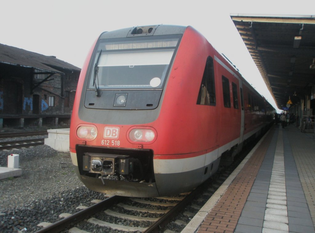 Hier 612 518 als RE4 von Hannover Hbf. nach Halle(Saale) Hbf., dieser Zug stand am 5.4.2010 in Wernigerode.
