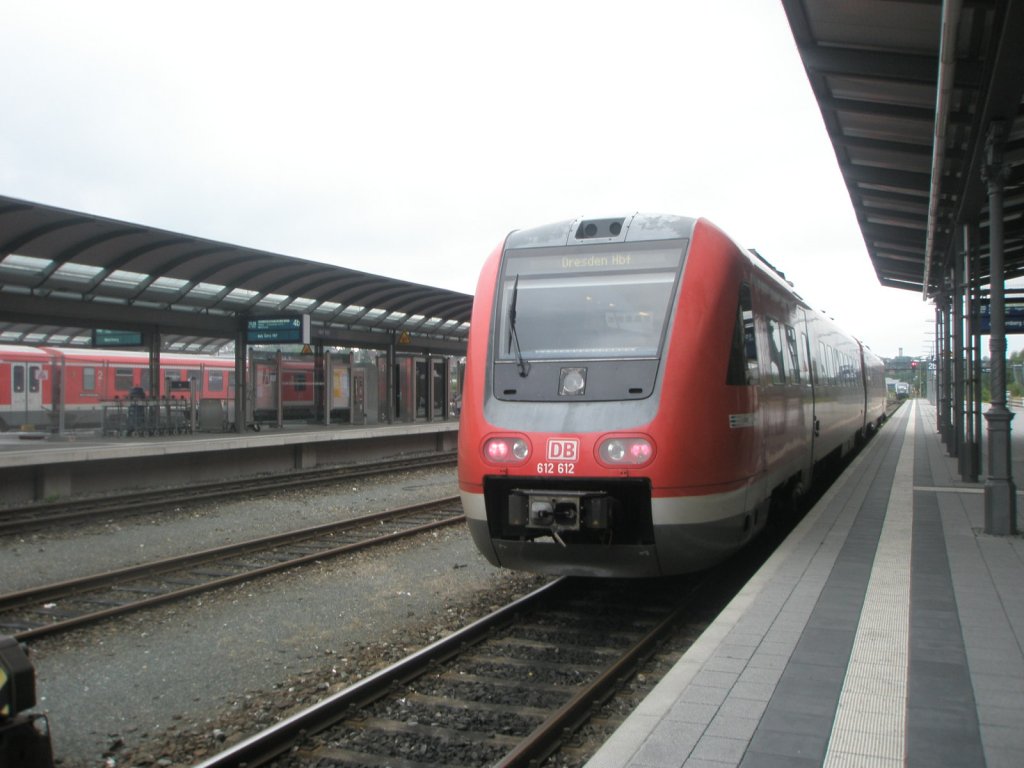Hier 612 612 als RE3 von Hof Hbf. nach Dresden Hbf., dieser Triebzug stand am 18.8.2010 in Hof Hbf.