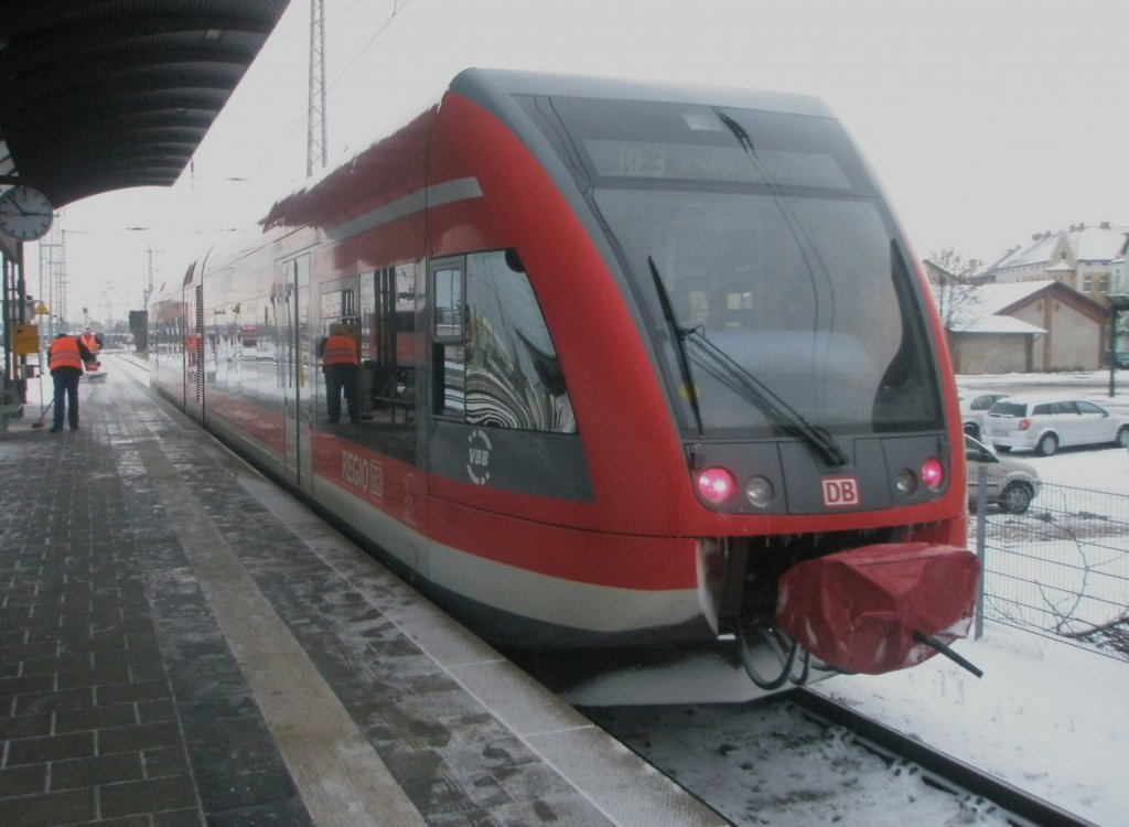 Hier 646 007-5 als RE3 von Angermnde nach Schwedt/Oder, dieser Zug stand am 21.12.2009 in Angermnde.