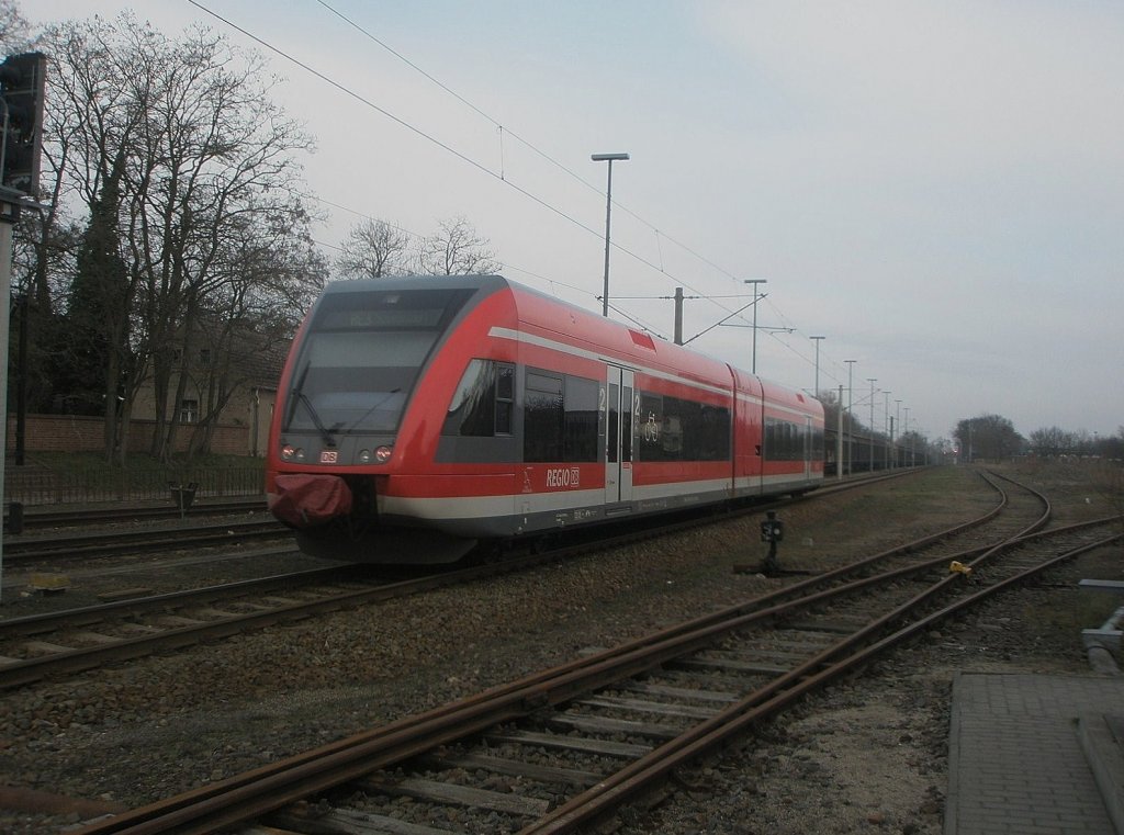 Hier 646 007-5 als RE3 von Angermnde nach Schwedt/Oder Hbf., bei der Einfahrt am 30.3.2010 in Schwedt/Oder Hbf.