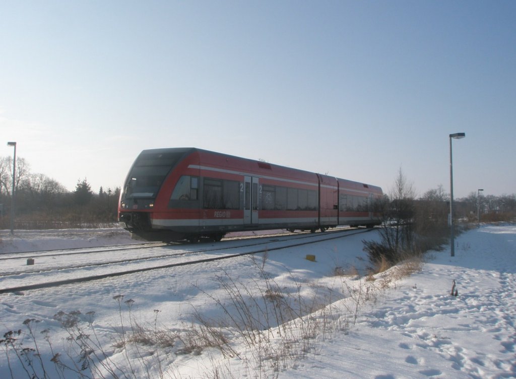 Hier 646 011-7 als RE6 nach Berlin-Spandau, bei der Einfahrt am 20.2.2010 in Neuruppin West.